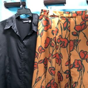 Vera Wang pleated skirt size 16